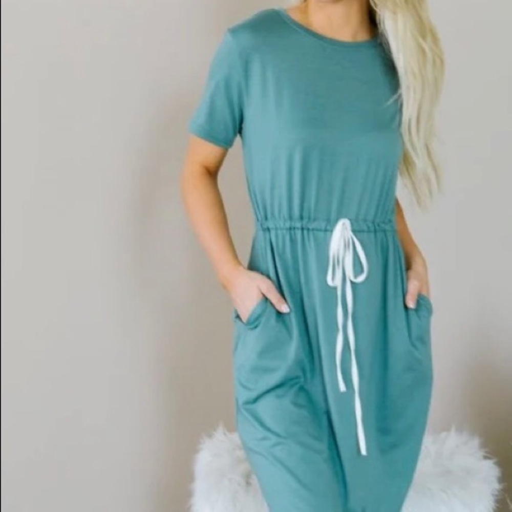 Cute casual tie dress - Picture 1 of 1